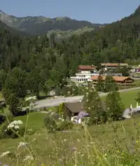 4-Sterne-Berghotel Feuriger Tatzelwurm